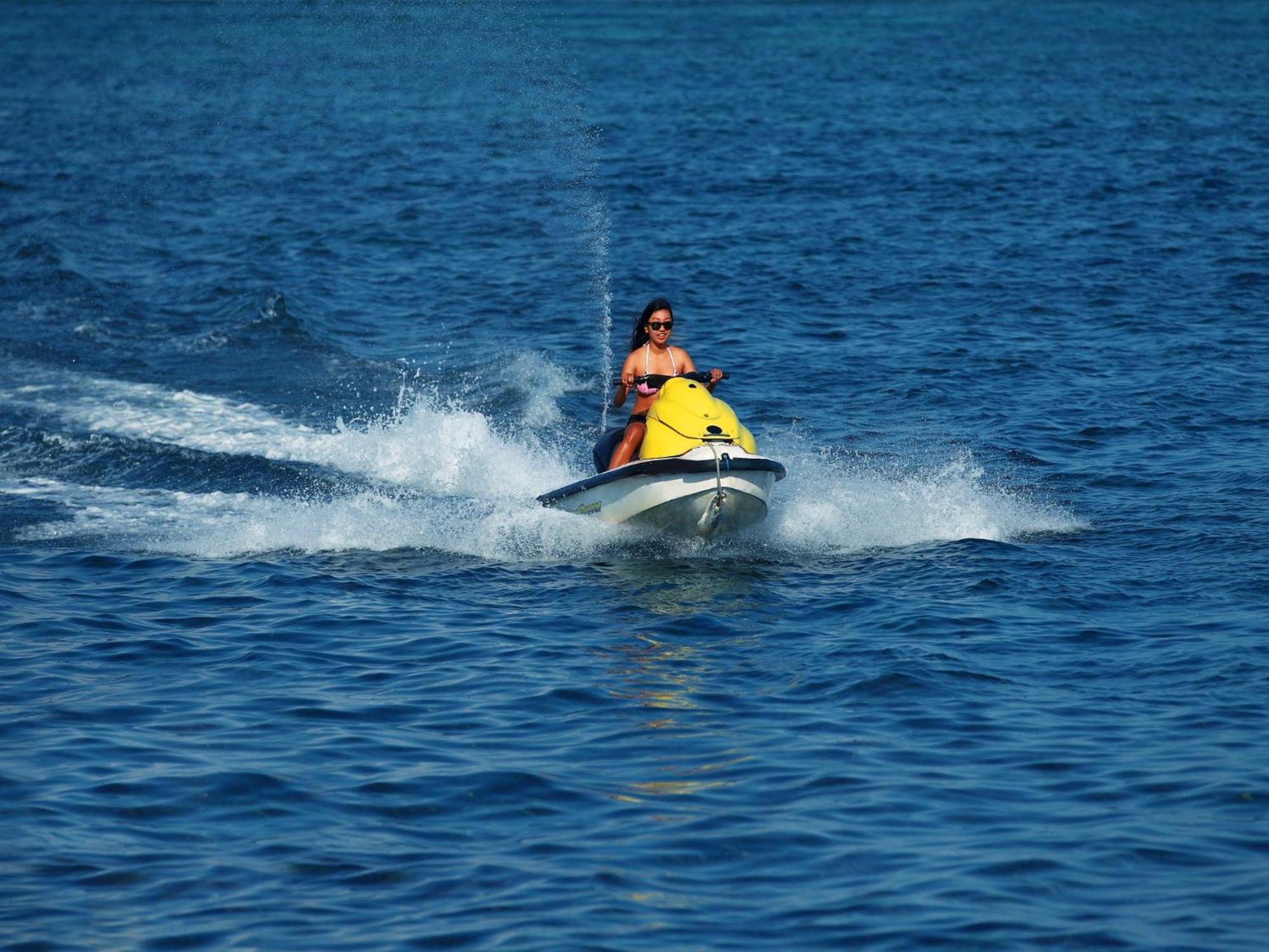 Grand Mirage Resort & Thalasso Bali Nusa Dua  Exterior foto Jet skiing